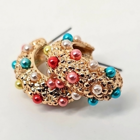 International Inspiration Earrings Chunky Textured Gold Based  w Colored Pearls - Picture 1 of 8